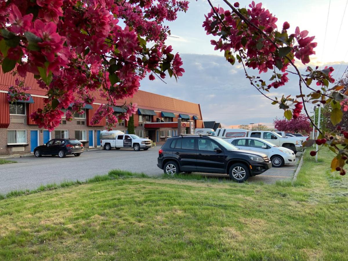 Le Transit Motel