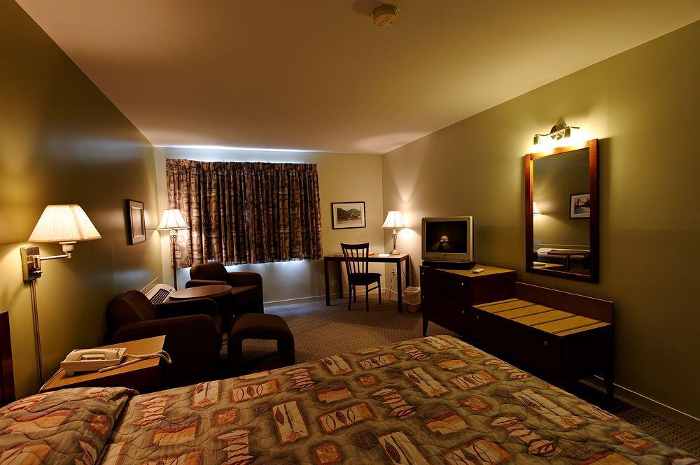 Le Transit Motel 2*